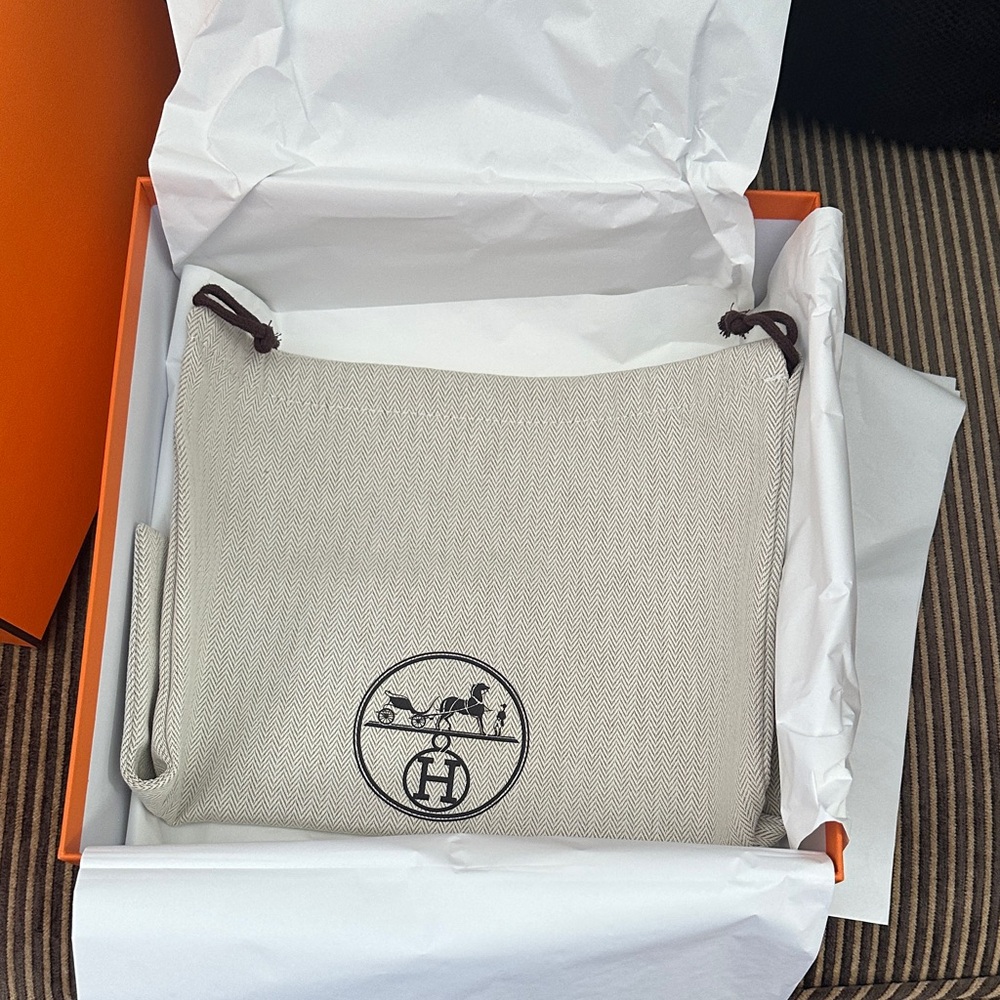 Hermes Orange Storage Box with dust bag - Picture 3 of 3